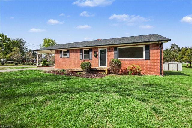 3875 Littlebrook Drive, Clemmons, NC 27012