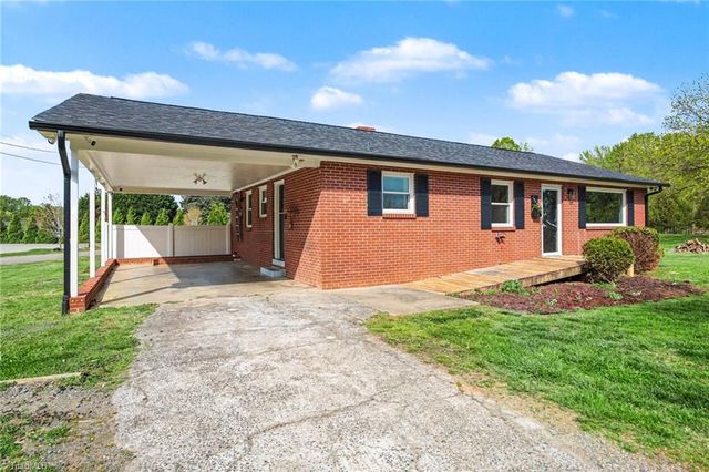 3875 Littlebrook Drive, Clemmons, NC 27012
