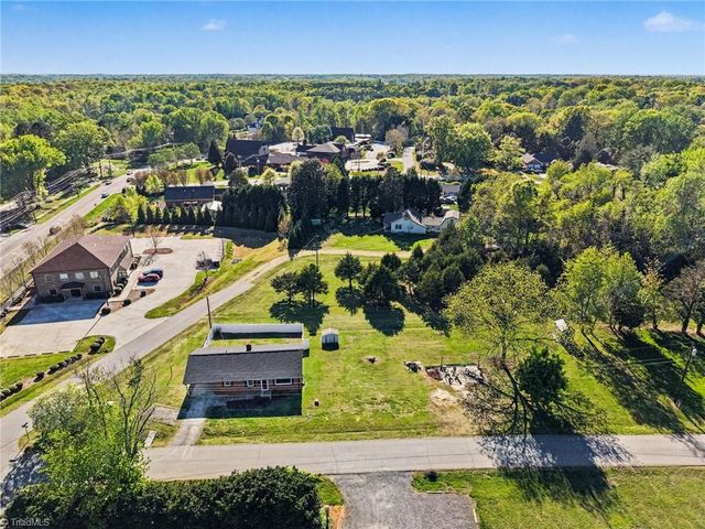 3875 Littlebrook Drive, Clemmons, NC 27012