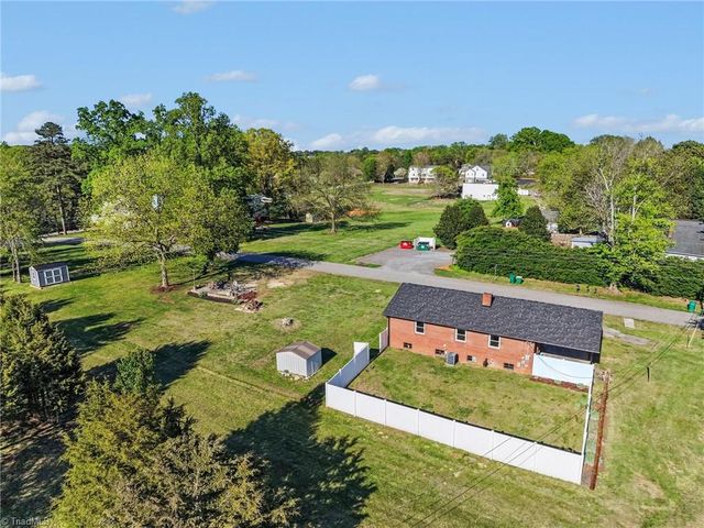 3875 Littlebrook Drive, Clemmons, NC 27012