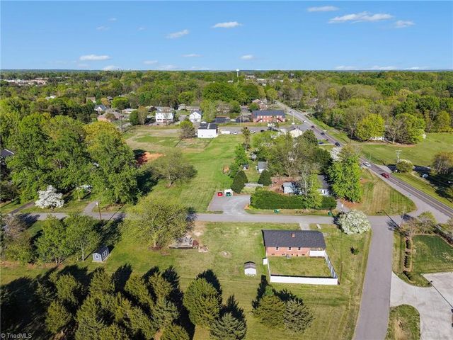 3875 Littlebrook Drive, Clemmons, NC 27012