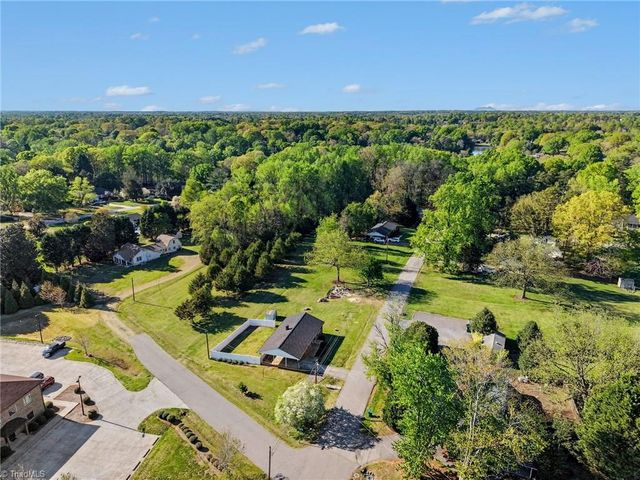 3875 Littlebrook Drive, Clemmons, NC 27012