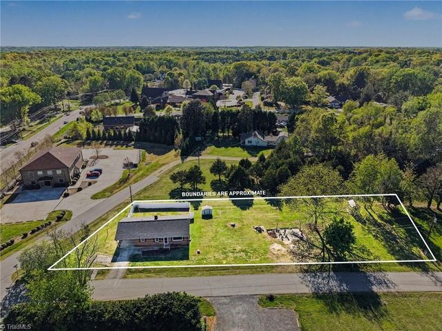 3875 Littlebrook Drive, Clemmons, NC 27012