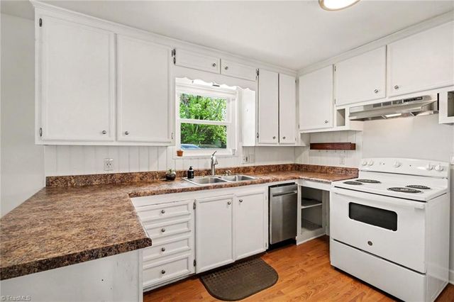3875 Littlebrook Drive, Clemmons, NC 27012