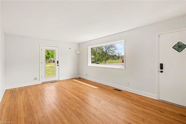 3875 Littlebrook Drive, Clemmons, NC 27012