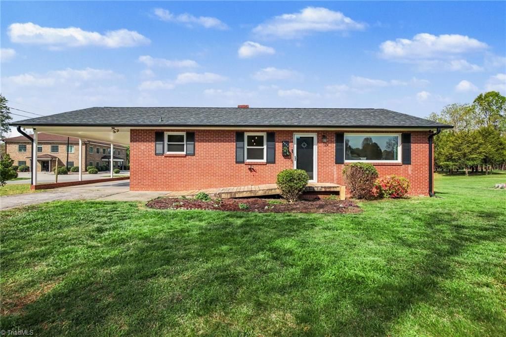 3875 Littlebrook Drive, Clemmons, NC 27012