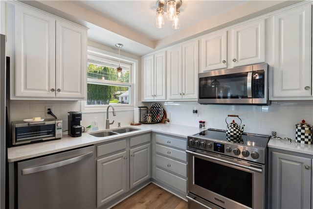 5140 E Lake Rd, Livonia, NY 14487