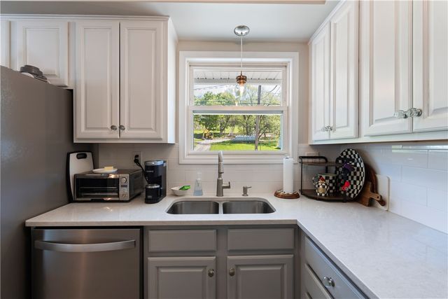 5140 E Lake Rd, Livonia, NY 14487