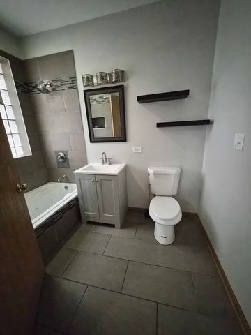 4828 S Indiana Avenue 201, Chicago, IL 60615