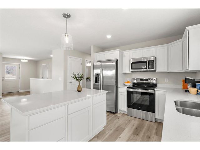 13 Kodiak Court, North Mankato, MN 56003
