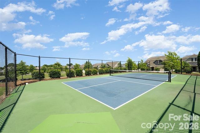 12807 Canterbury Castle Drive, Charlotte, NC 28273