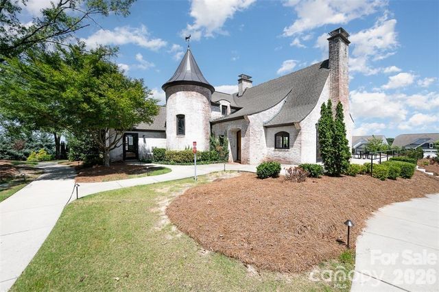 12807 Canterbury Castle Drive, Charlotte, NC 28273