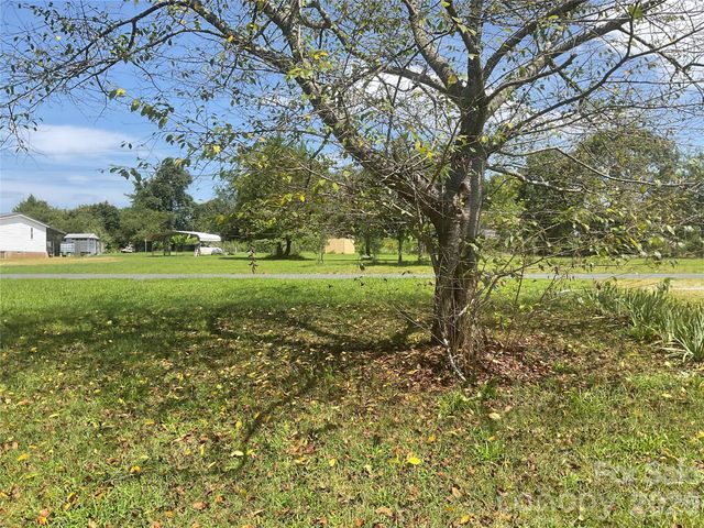 204 Conifer Drive, Statesville, NC 28625