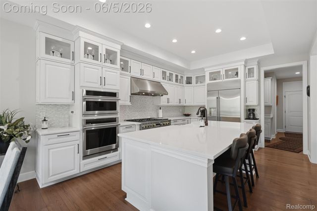11701 Tuscany Court, Plymouth Charter Township, MI 48170