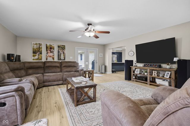 3022 Beech Drive, Columbus, IN 47203