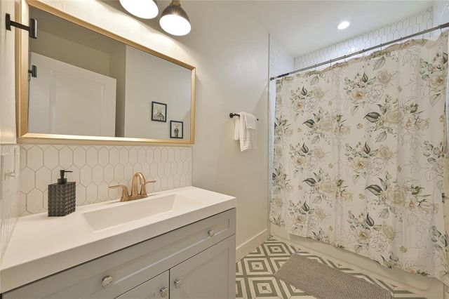 1129 NE 14 Street, Oklahoma City, OK 73117