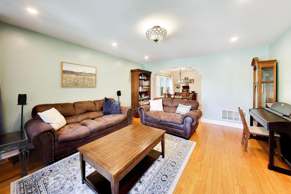 6309 W Waveland Avenue, Chicago, IL 60634 — photo 2