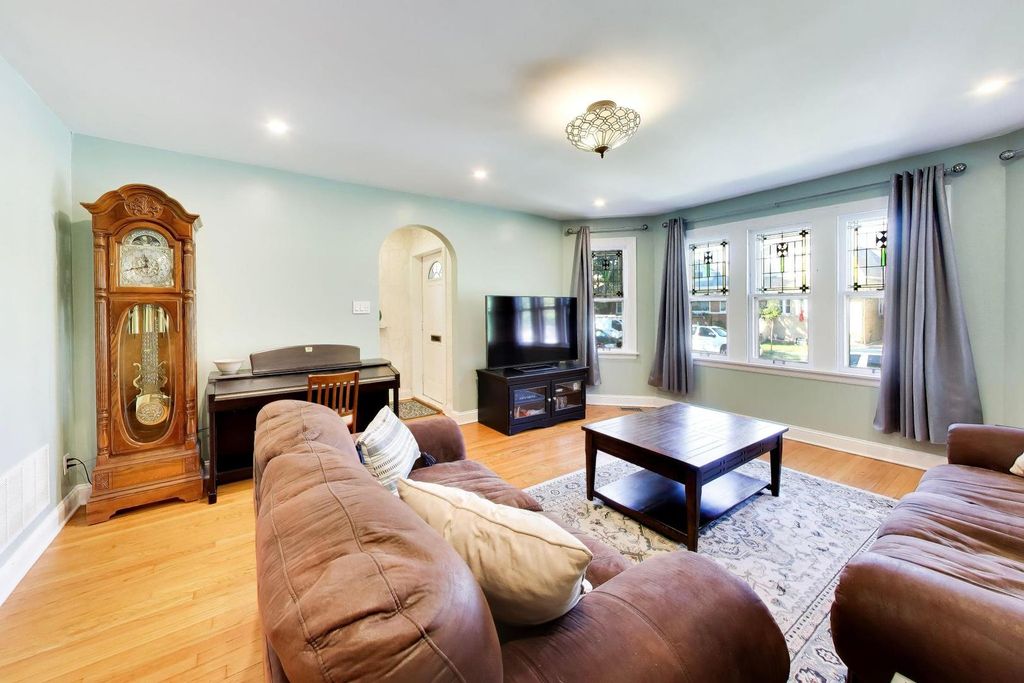 6309 W Waveland Avenue, Chicago, IL 60634 — photo 4