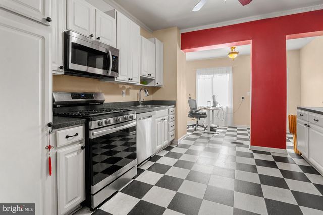 3 N MILTON AVE, Baltimore, MD 21224