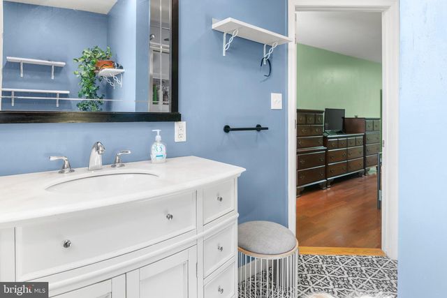 3 N MILTON AVE, Baltimore, MD 21224