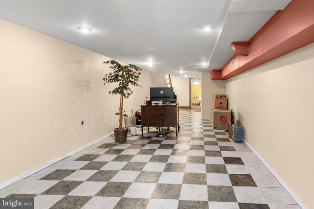 3 N MILTON AVE, Baltimore, MD 21224