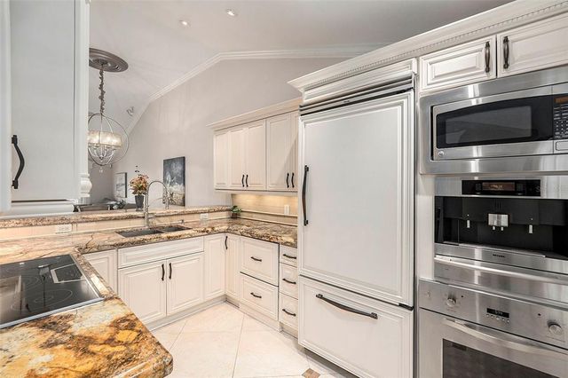 3212 LAUREL DALE DRIVE, Tampa, FL 33618