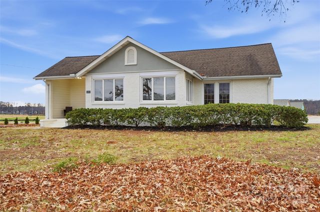 1212 Coddle Creek Highway, Mooresville, NC 28115