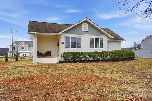 1212 Coddle Creek Highway, Mooresville, NC 28115