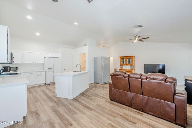 6223 E PRESTON Street, Mesa, AZ 85215