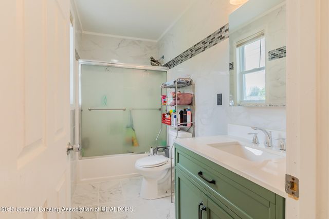 1916 W Jolly Road, Lansing, MI 48910
