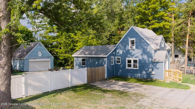 1916 W Jolly Road, Lansing, MI 48910
