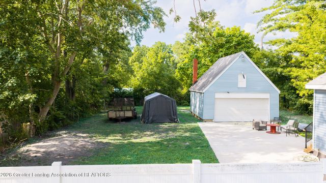 1916 W Jolly Road, Lansing, MI 48910