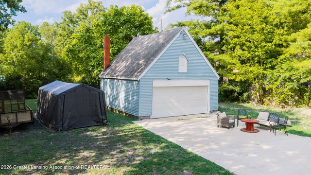1916 W Jolly Road, Lansing, MI 48910
