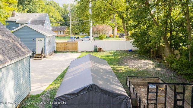 1916 W Jolly Road, Lansing, MI 48910