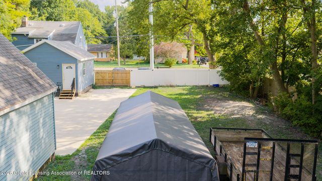 1916 W Jolly Road, Lansing, MI 48910