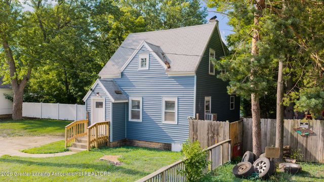 1916 W Jolly Road, Lansing, MI 48910