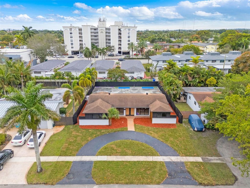 5230 Tyler St, Hollywood, FL 33021