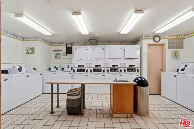 5325 Newcastle Avenue 342, Encino (los Angeles), CA 91316