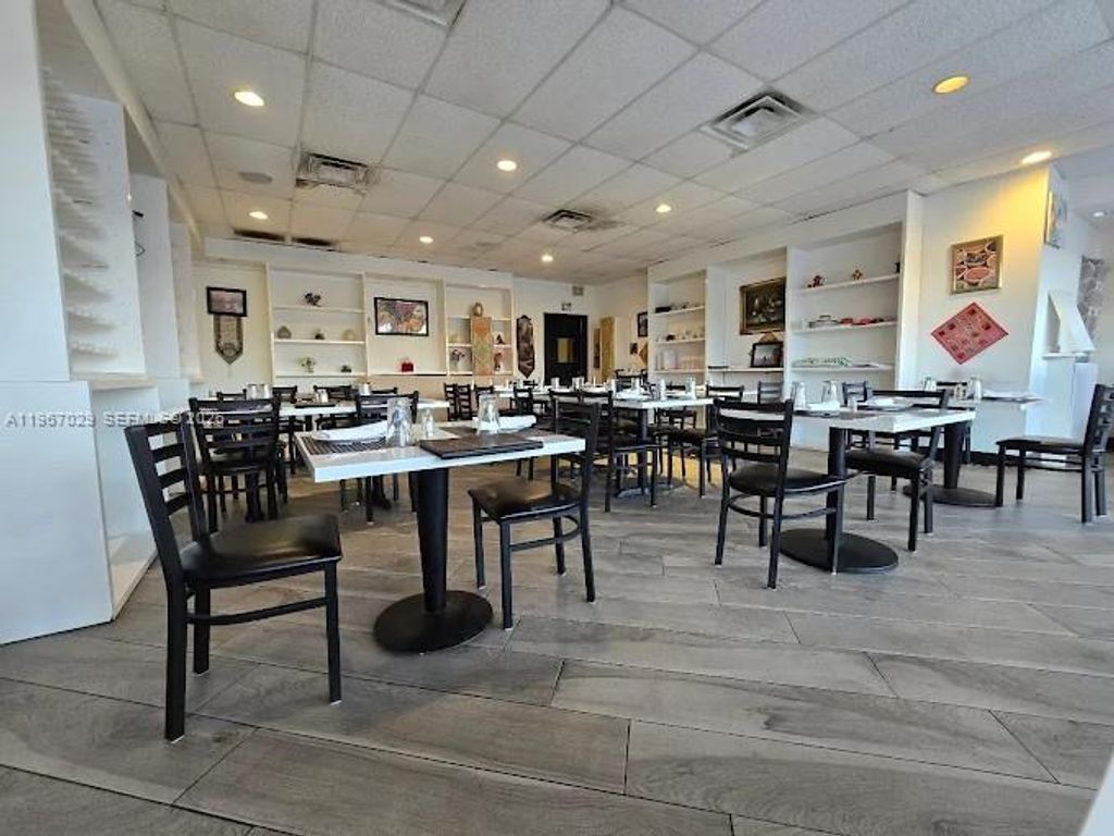 Restaurant For Sale Prime Business Opportunity Next To Bayshore Park, North Miami, FL 33181