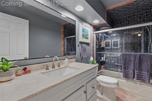 4913 Crooks Road G1, Royal Oak, MI 48073