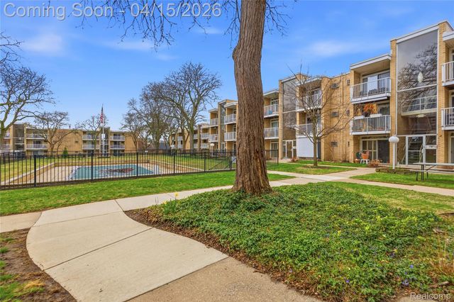 4913 Crooks Road G1, Royal Oak, MI 48073