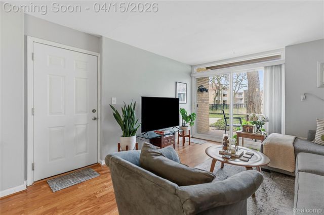 4913 Crooks Road G1, Royal Oak, MI 48073