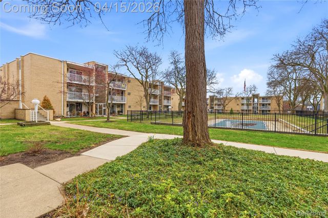 4913 Crooks Road G1, Royal Oak, MI 48073