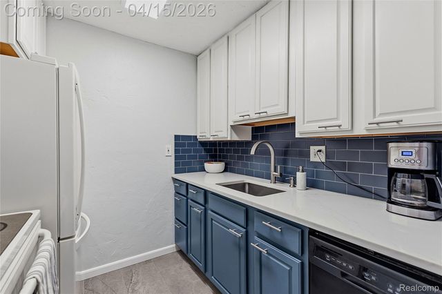 4913 Crooks Road G1, Royal Oak, MI 48073