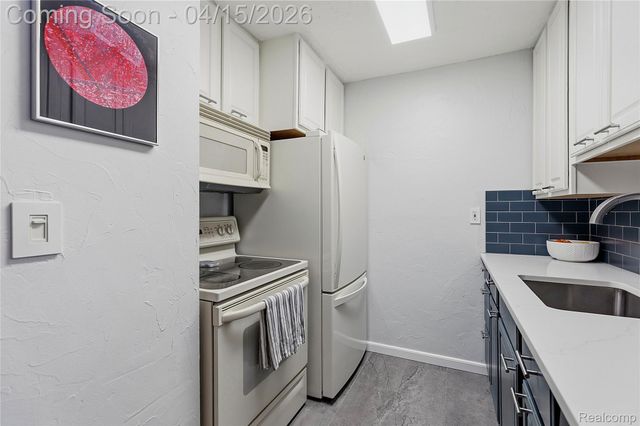 4913 Crooks Road G1, Royal Oak, MI 48073