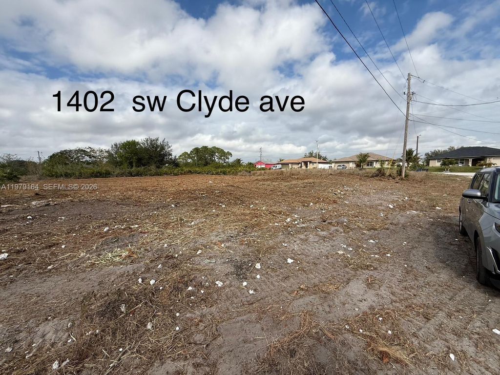 1402 Clyde AVE S, Lehigh Acres, FL 33976