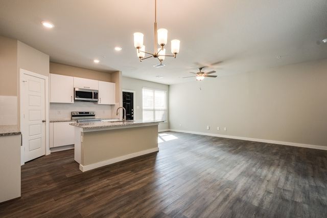 737 Wheatfield Drive, Venus, TX 76084