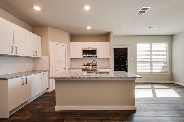737 Wheatfield Drive, Venus, TX 76084