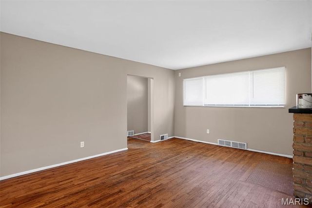 4334 Nelson Drive, St Louis, MO 63121