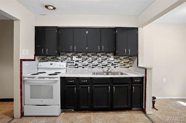 4334 Nelson Drive, St Louis, MO 63121